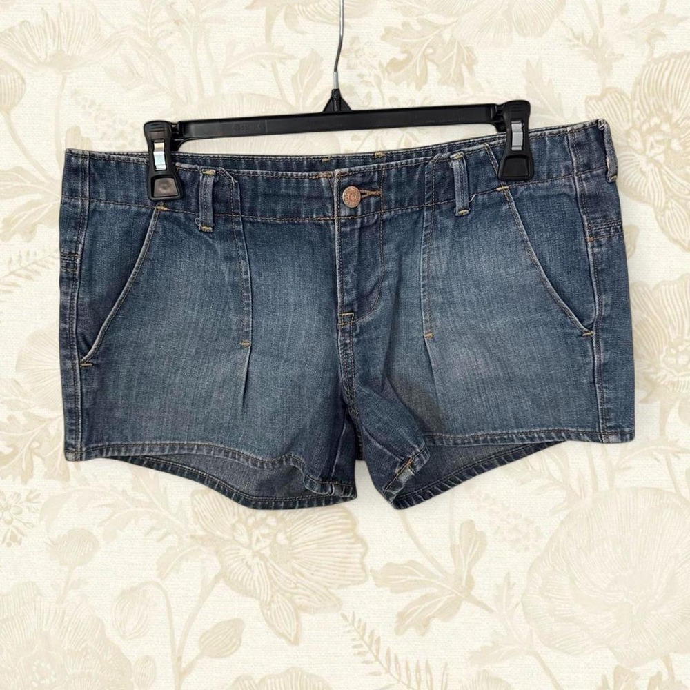 Y2K Old Navy Pleated Trouser Denim Shorts Low Rise Mini Jean Shorts